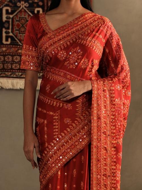 Lava Red Darpan Saree With Unstitched Blouse - Image 5
